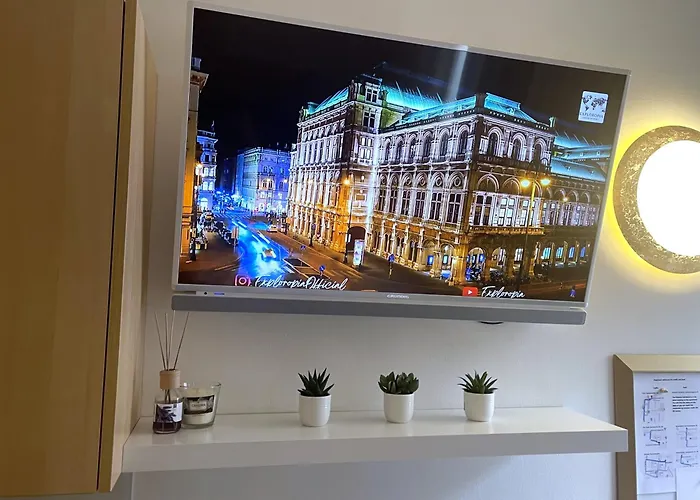 Апартаменти Stylish Near Center *
